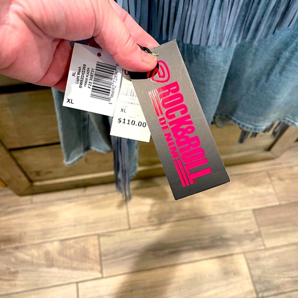 Rock n Roll denim jacket with 11” fringe NWT - Picture 4 of 6